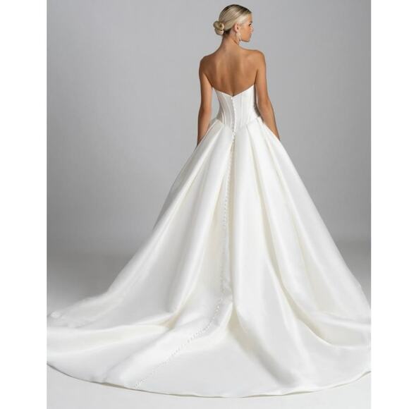 NWOT Madison James MJ1109 Fialma Satin Ball Gown Wedding Dress Strapless Corset - Picture 2 of 11